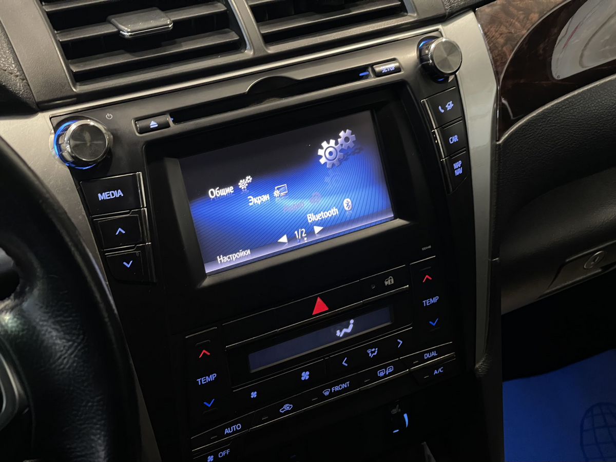 Toyota Camry, 2015