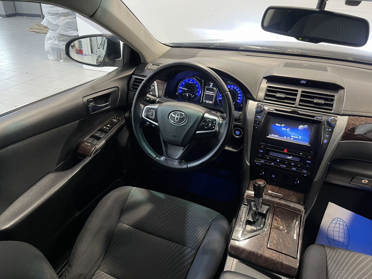 Toyota Camry, 2015