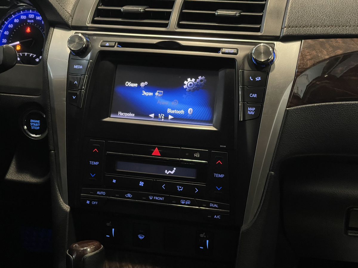 Toyota Camry, 2015
