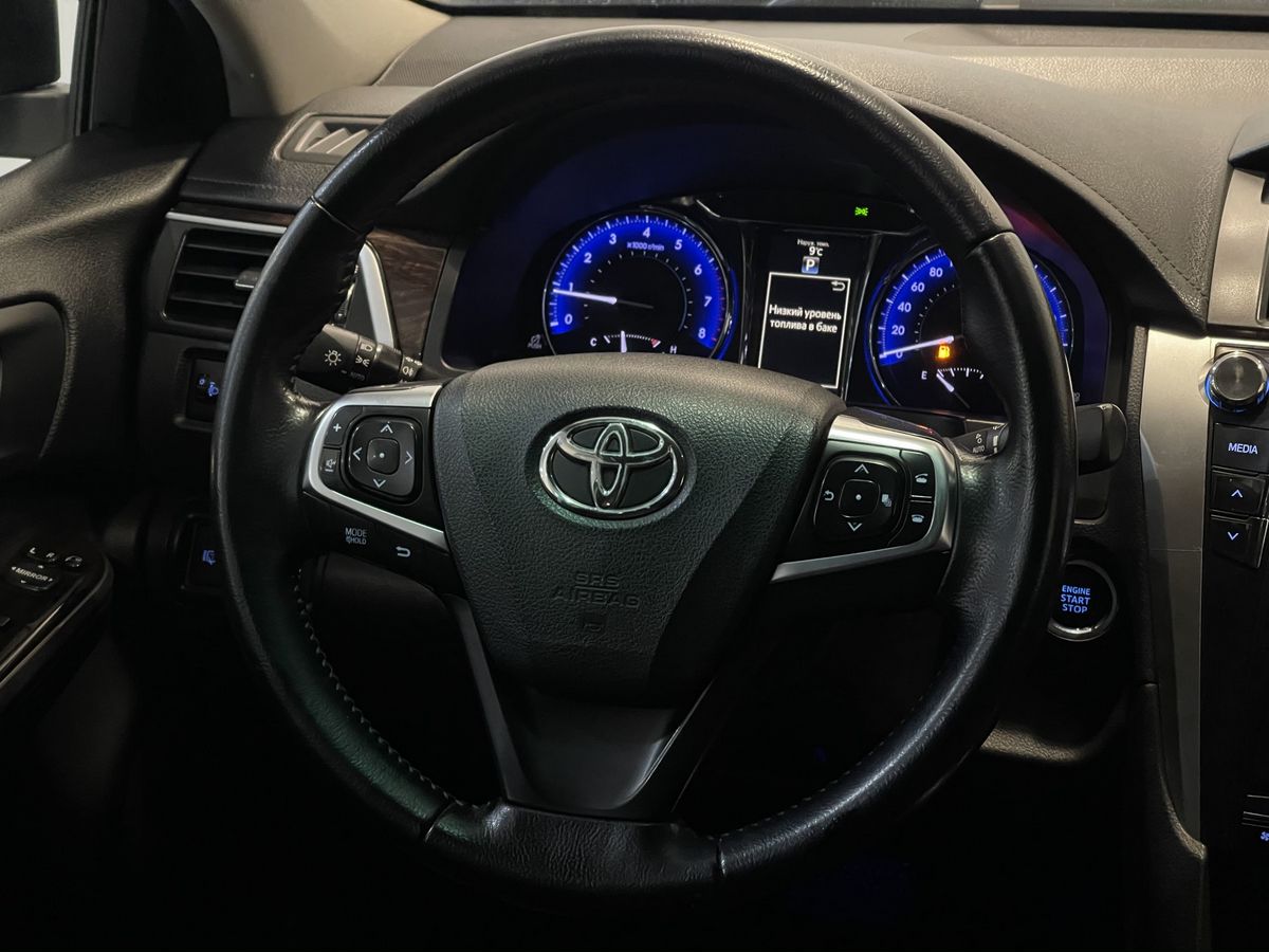 Toyota Camry, 2015