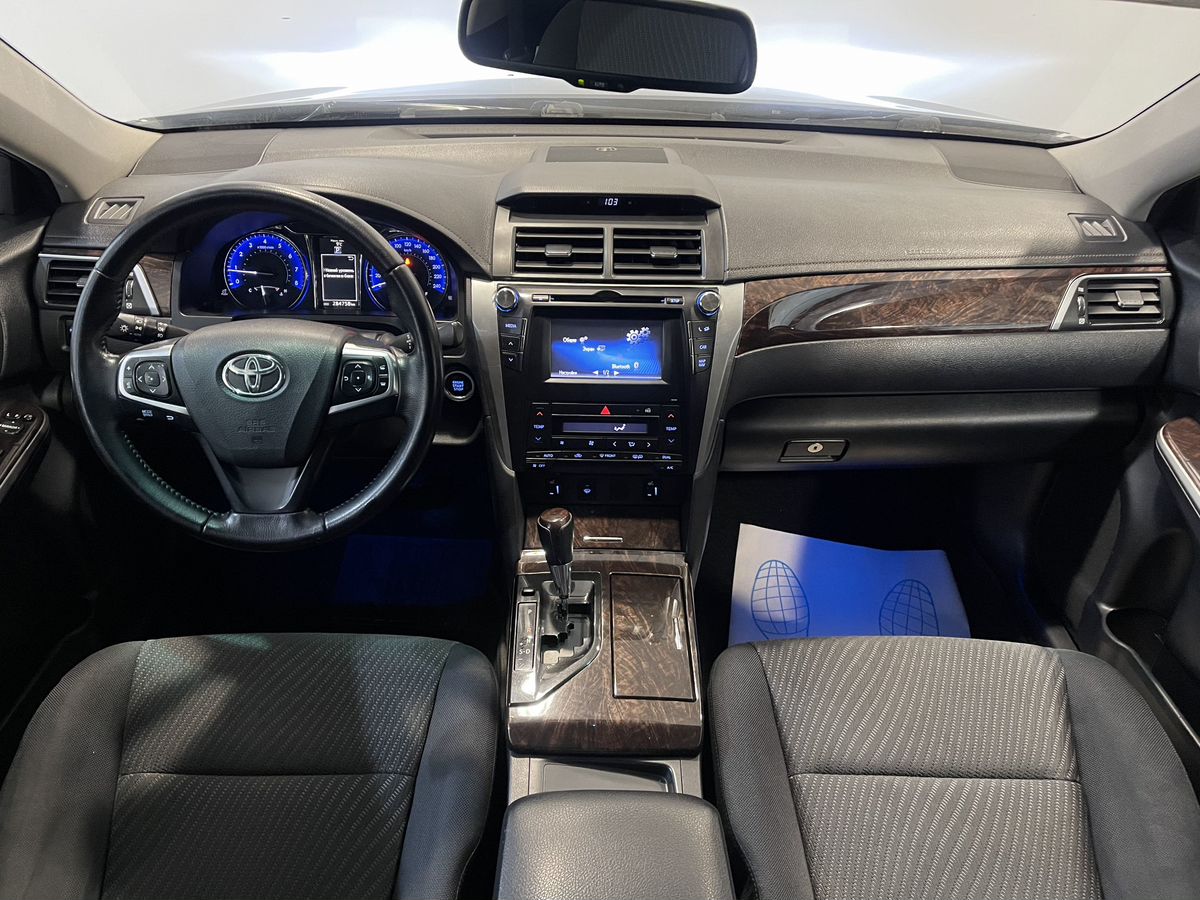 Toyota Camry, 2015