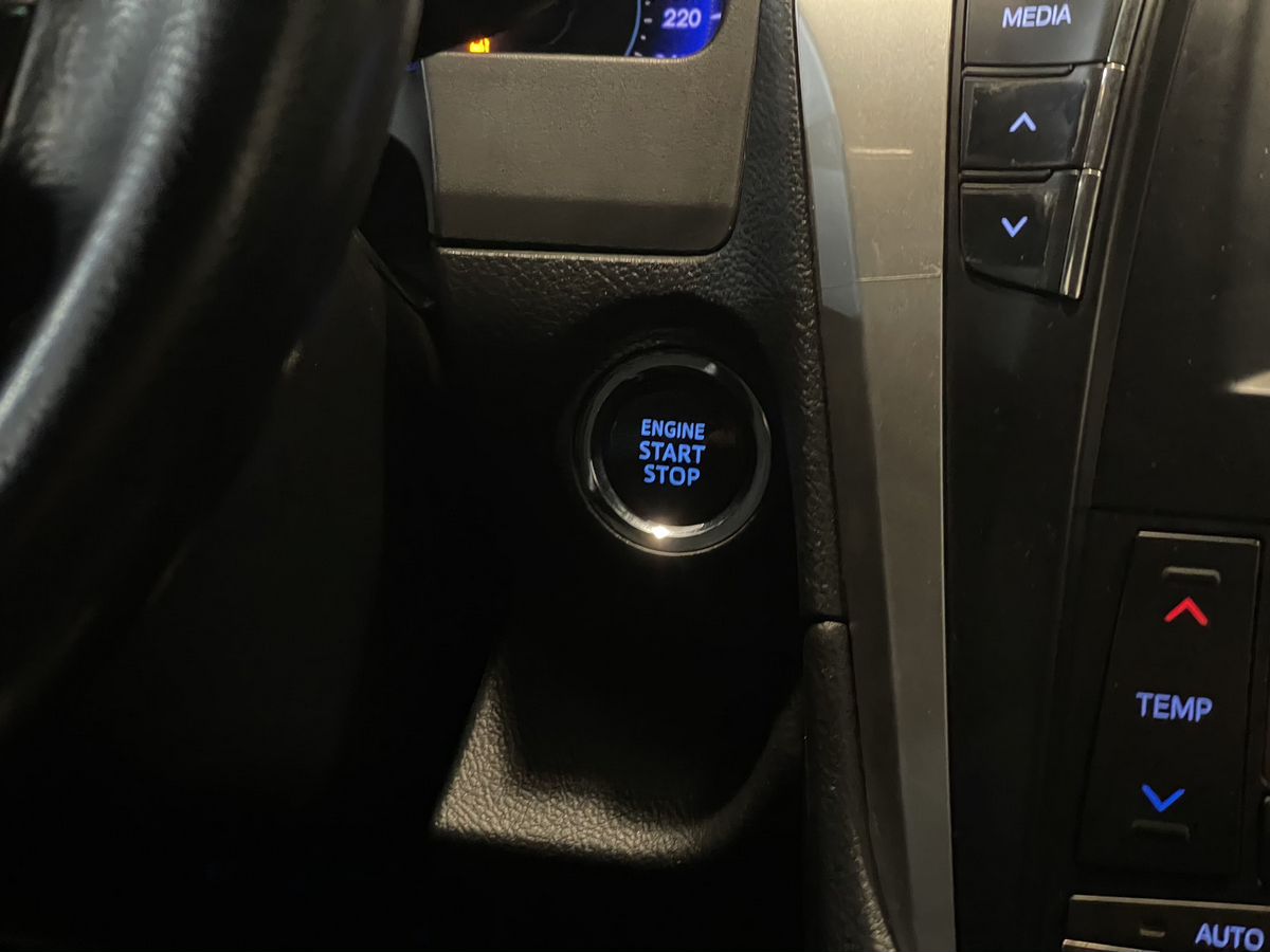Toyota Camry, 2015
