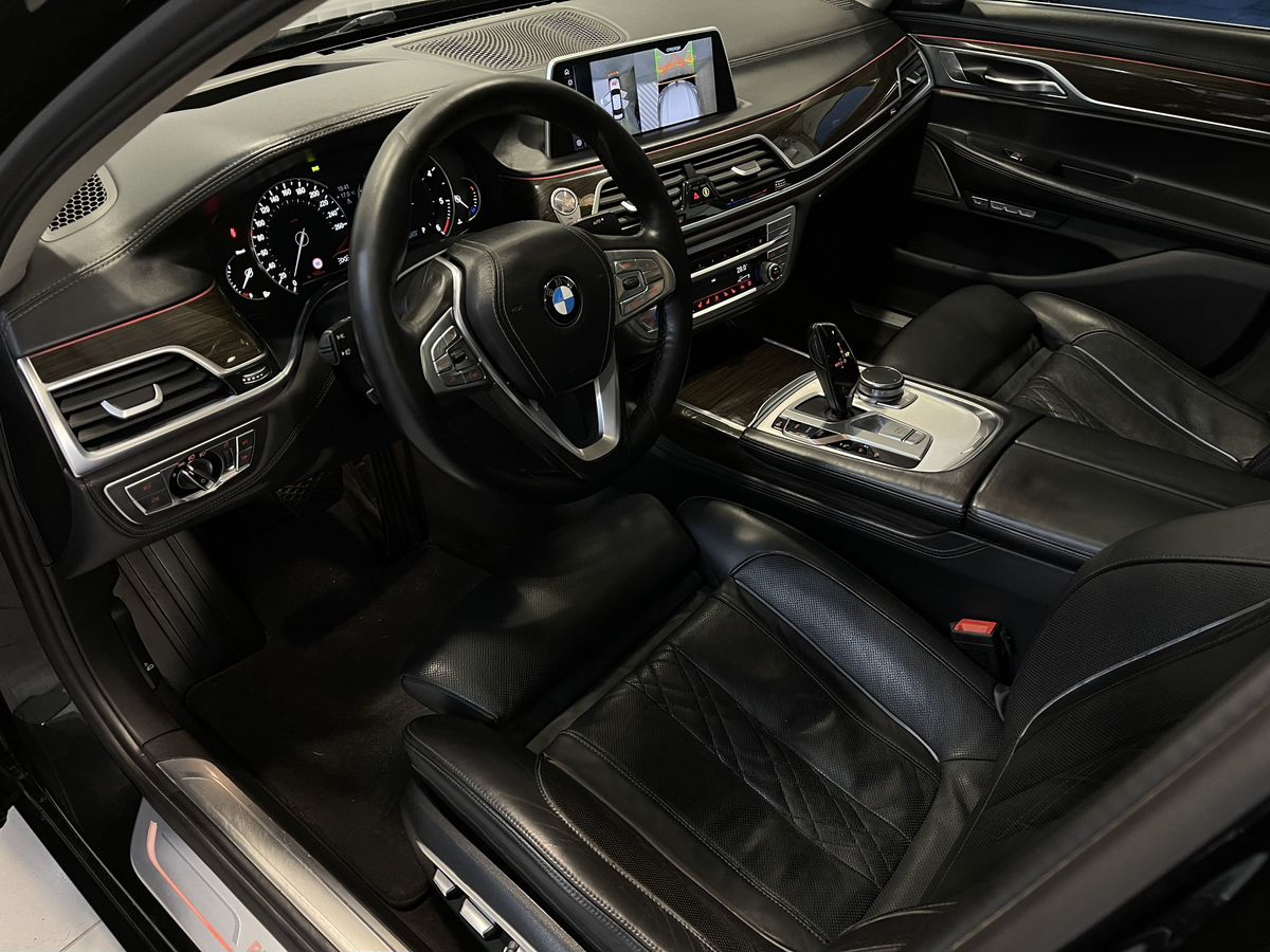BMW 7 серия, 2016