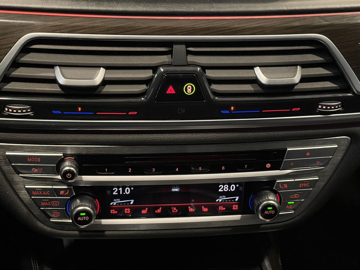 BMW 7 серия, 2016
