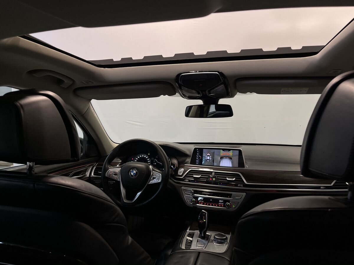 BMW 7 серия, 2016