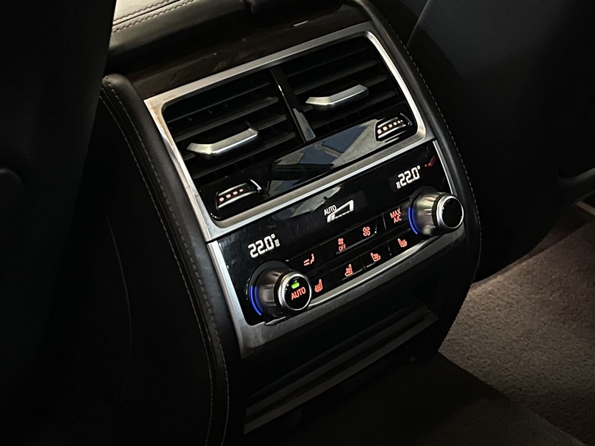 BMW 7 серия, 2016