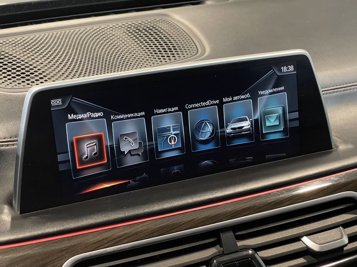 BMW 7 серия, 2016