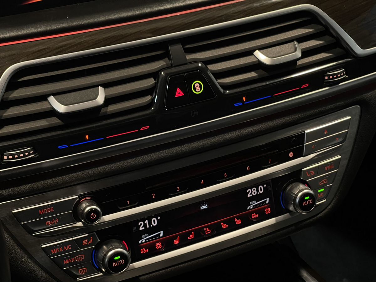 BMW 7 серия, 2016